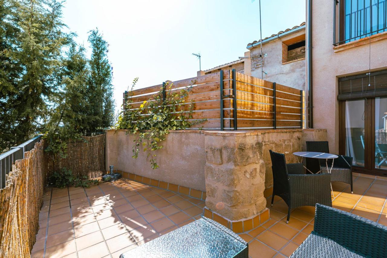 Apartamentos Vino Tinto Y Restaurante Tomate Rosa Adahuesca Exteriör bild