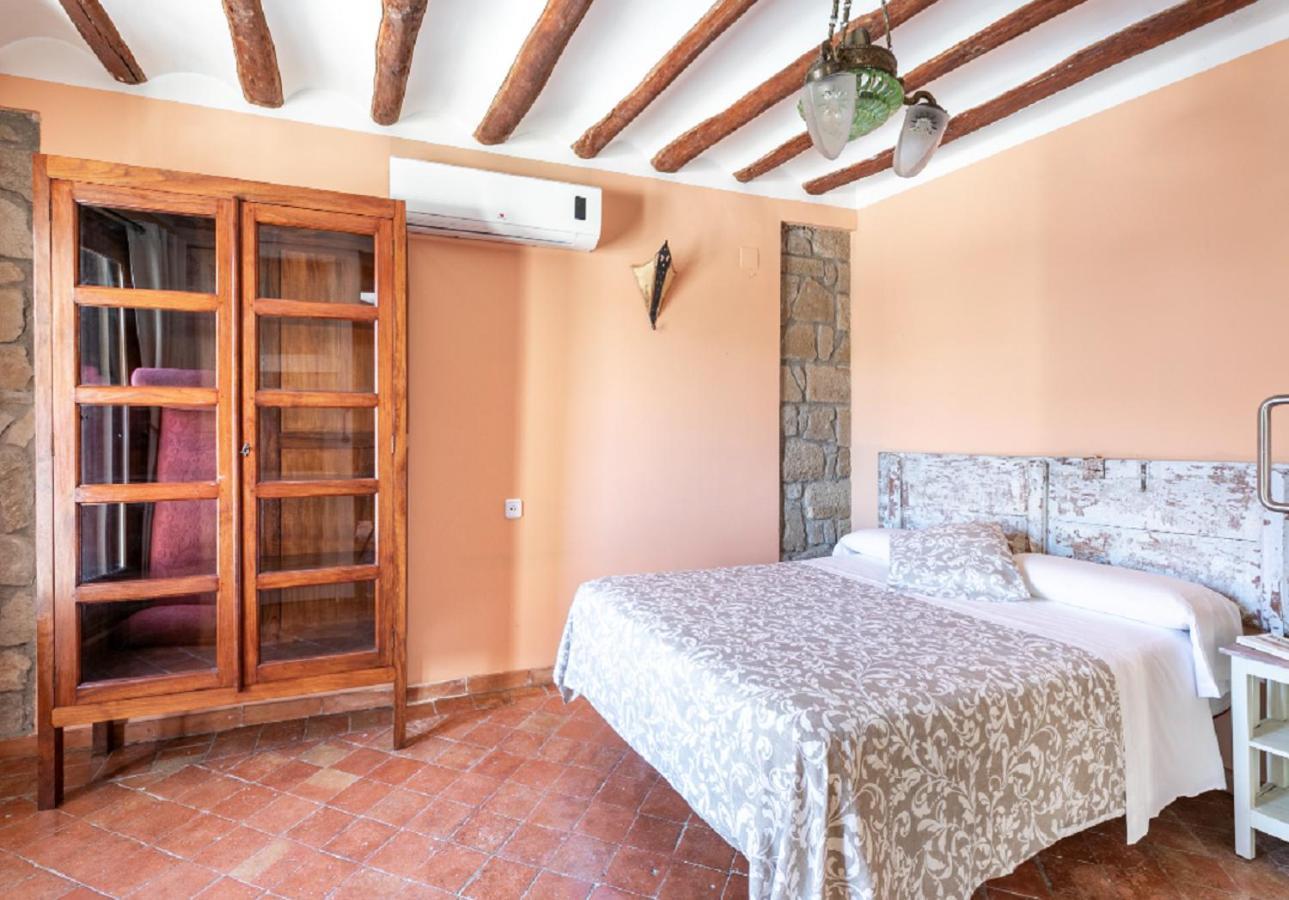 Apartamentos Vino Tinto Y Restaurante Tomate Rosa Adahuesca Exteriör bild
